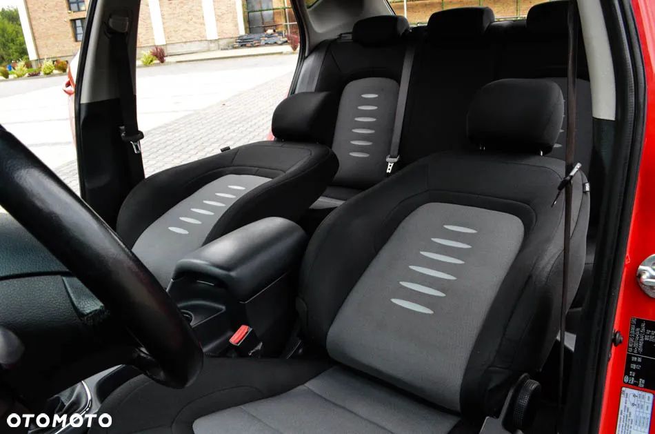 Kia Ceed 1.6 CRDi 128 Fifa World Cup Edition - 34