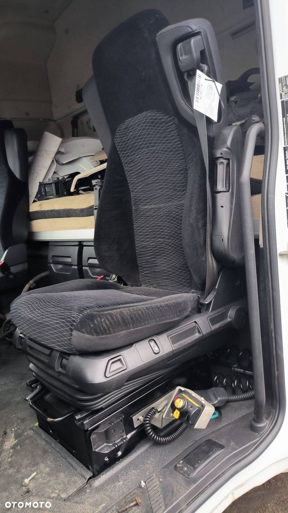 FOTEL PRZEDNI MERCDES-BENZ ACTROS MP4 1845 LEWY KIEROWCY - 3