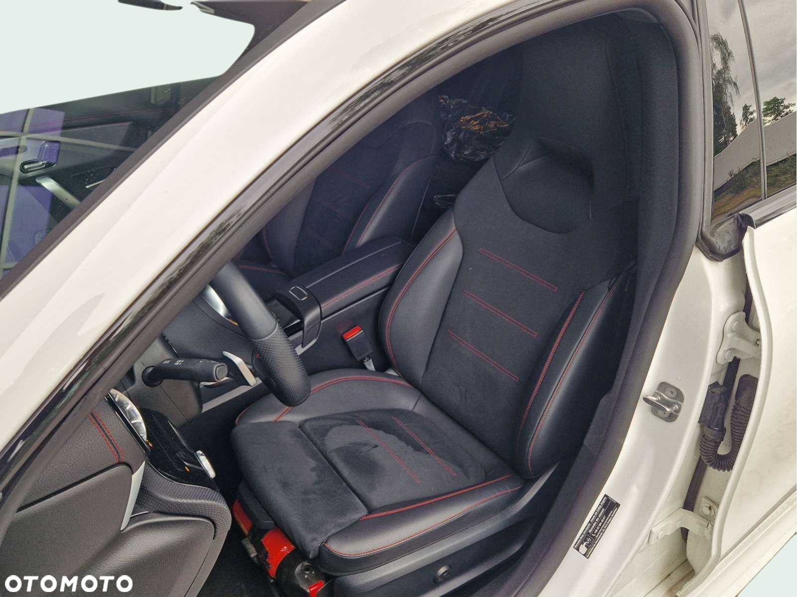 Mercedes-Benz CLA 200 d 8G-DCT - 14