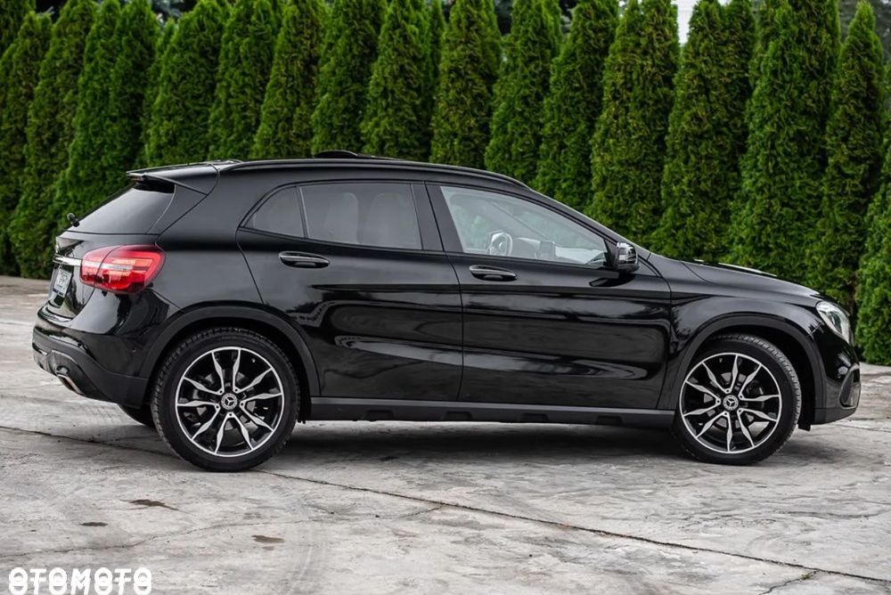 Mercedes-Benz GLA 200 7G-DCT AMG Line - 13