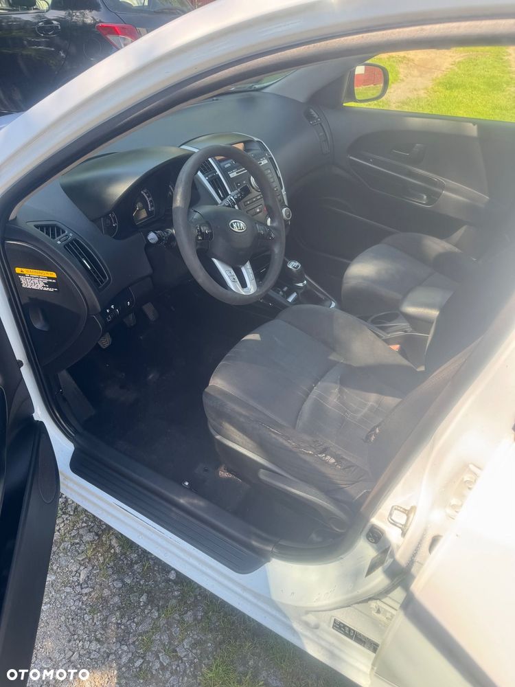 Kia Ceed - 6