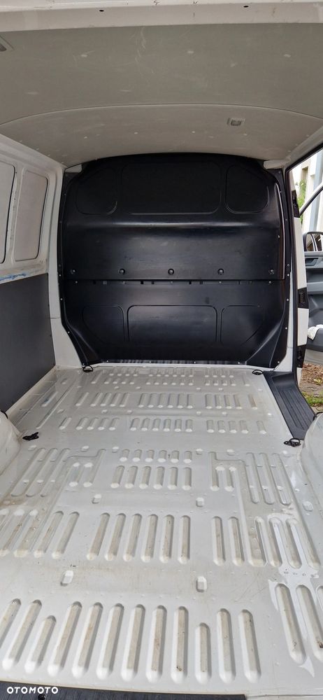 Volkswagen Transporter - 9