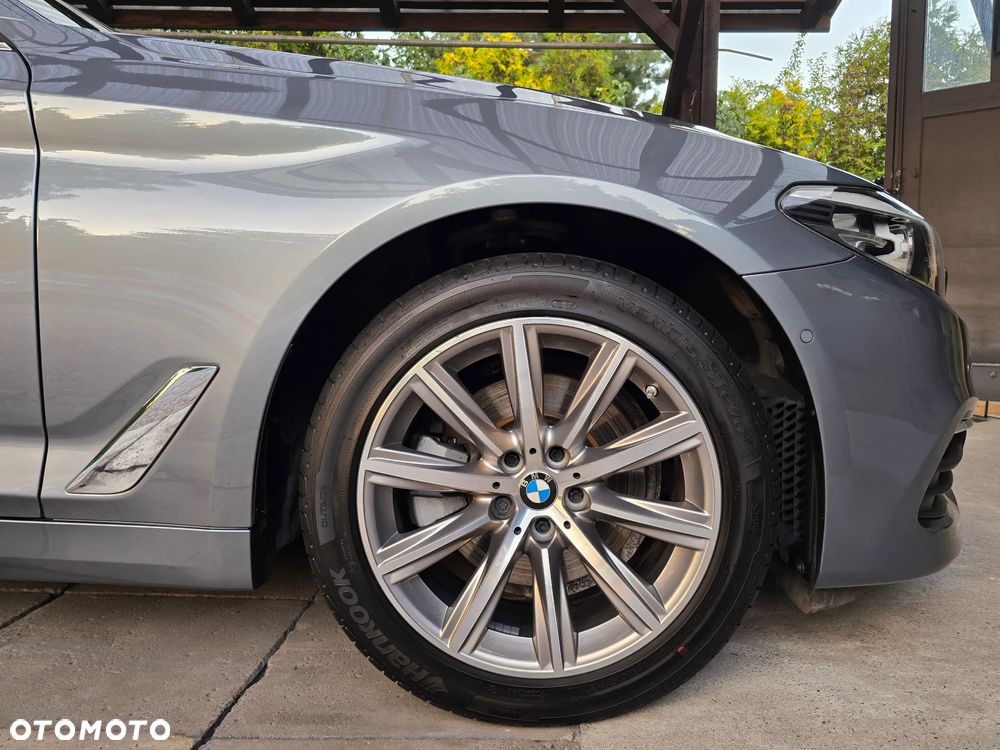 BMW Seria 5 520d xDrive MHEV - 18