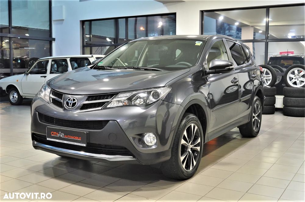 Toyota RAV4 2.2 D-4D 4x4 Automatik Edition - 3