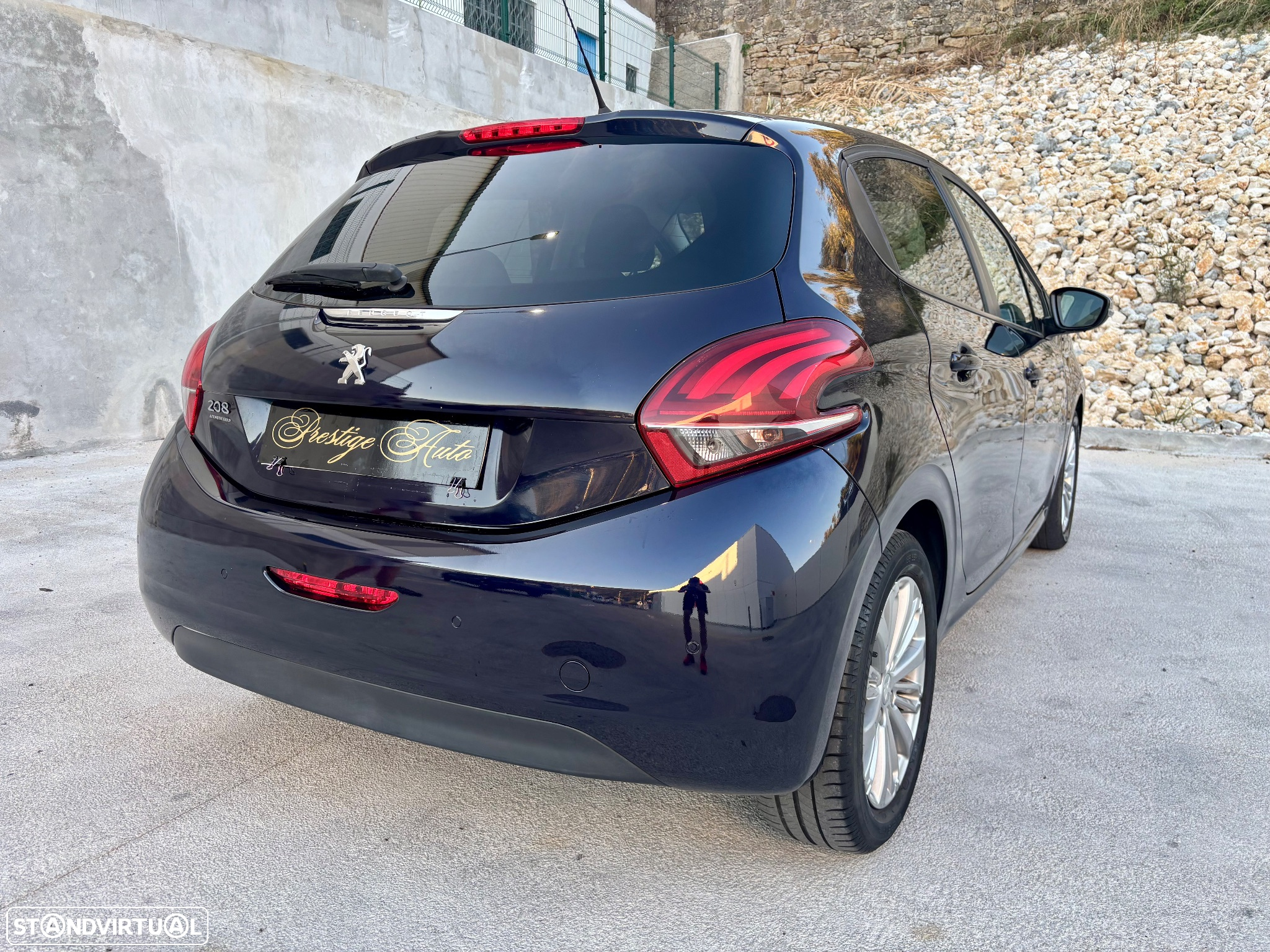 Peugeot 208 1.2 PureTech Signature - 18