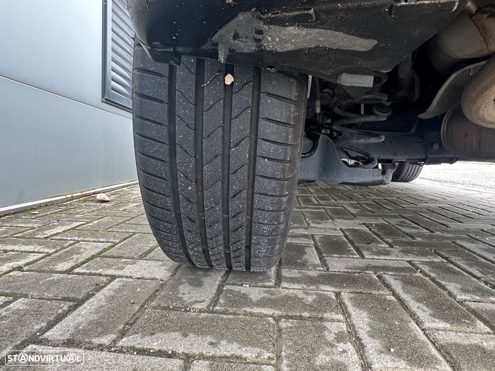 Peugeot 2008 1.2 PureTech GT Line EAT8 - 13