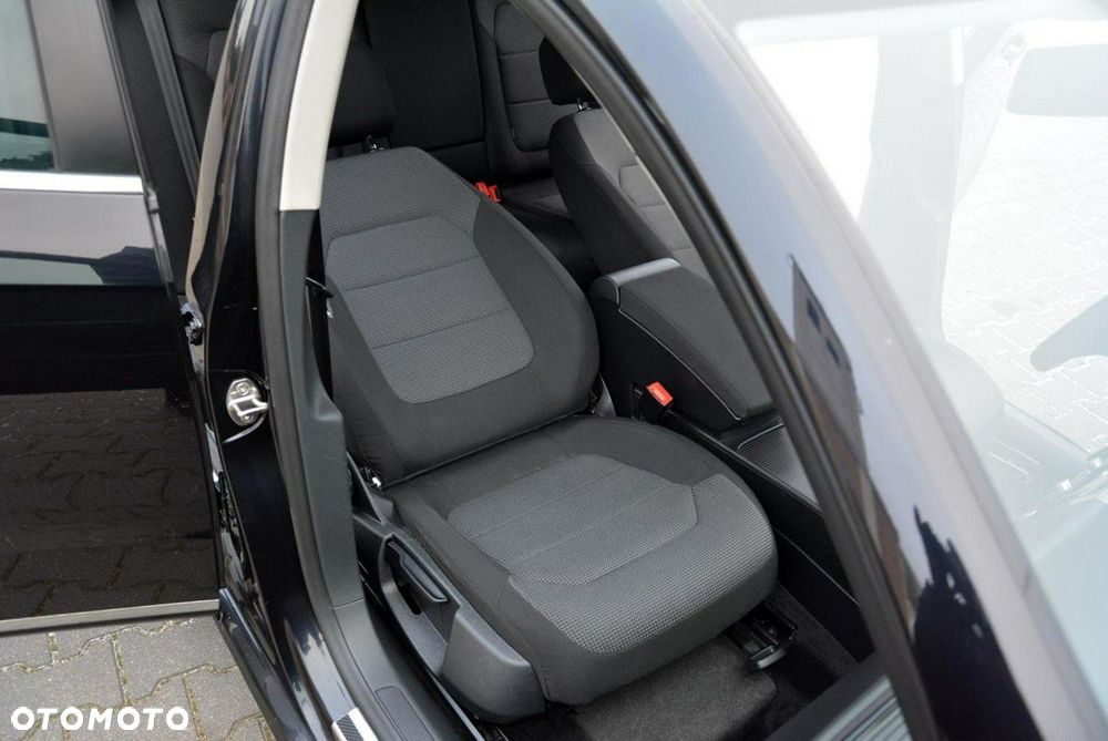 Volkswagen Passat - 20