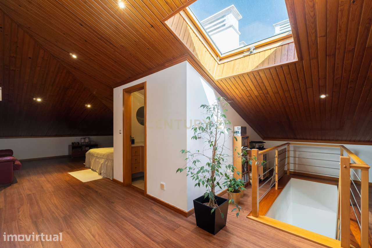 EXCLUSIVO apartamento T3 com o privilégio de contar ainda com um amplo - Grande imagem: 2/46