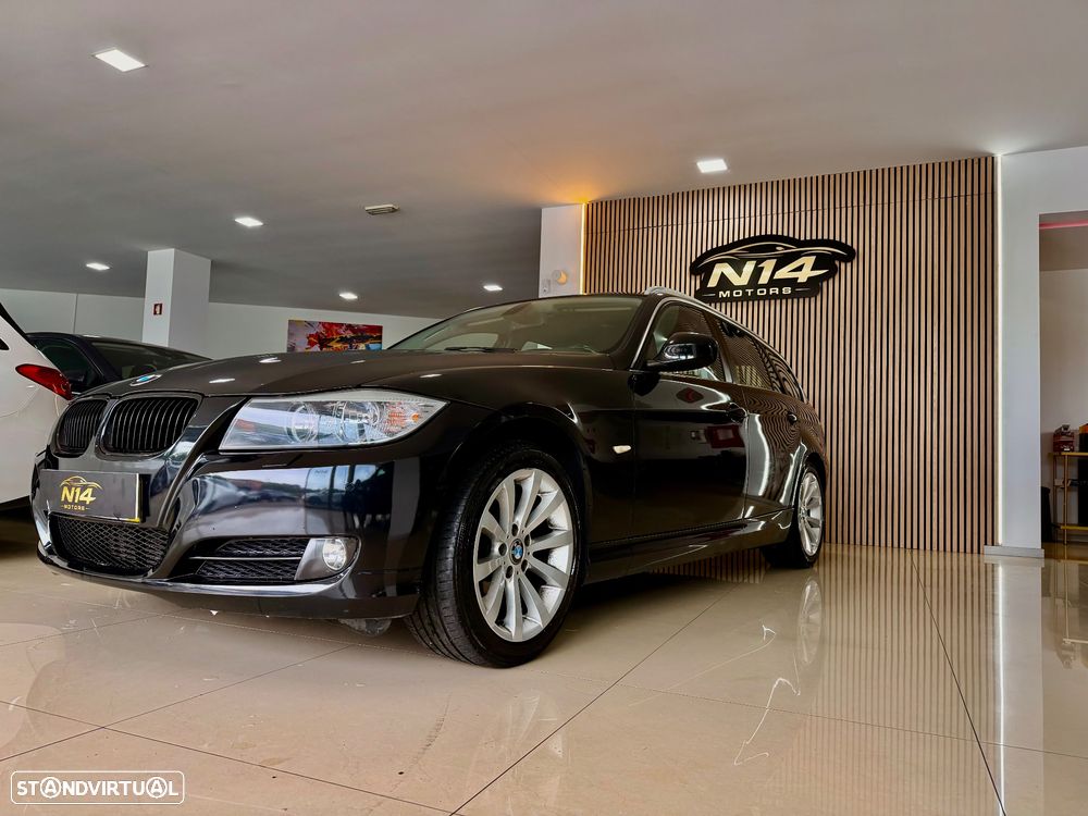 BMW 318 d LifeStyle Auto - 4