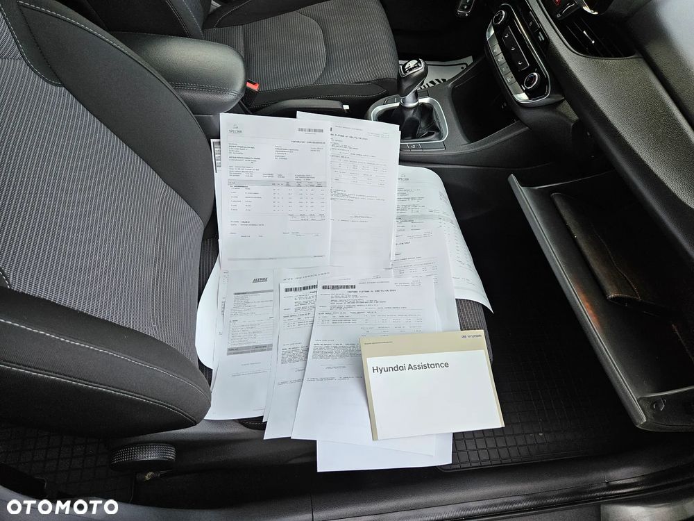 Hyundai i30 1.5 DPI Classic + - 17