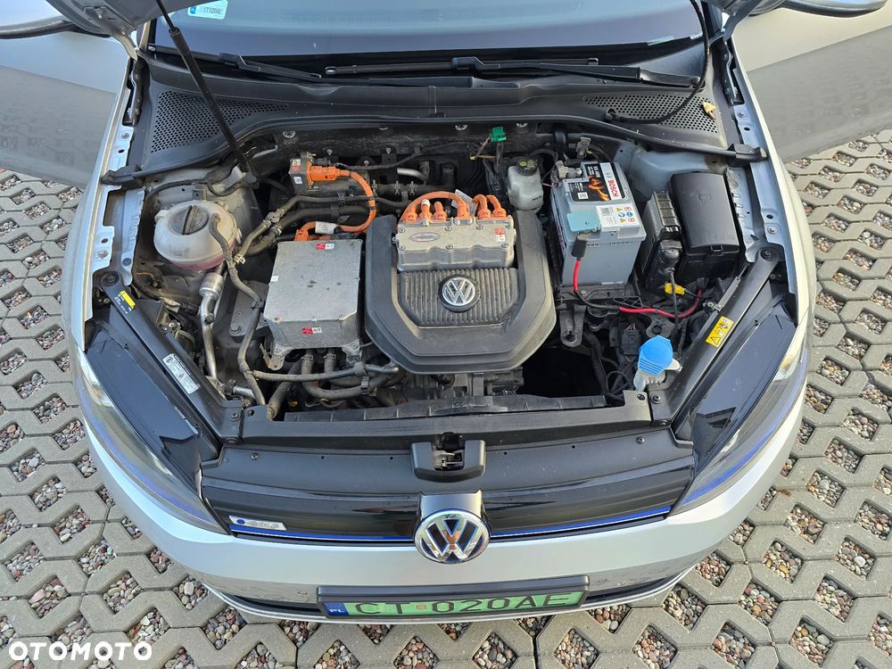 Volkswagen Golf - 25