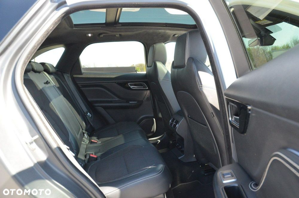 Jaguar F-Pace 2.0 i4P AWD Chequered Flag - 33