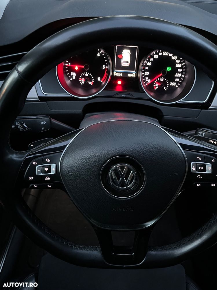 Volkswagen Passat Variant 2.0 TDI DSG 4Motion Highline - 12
