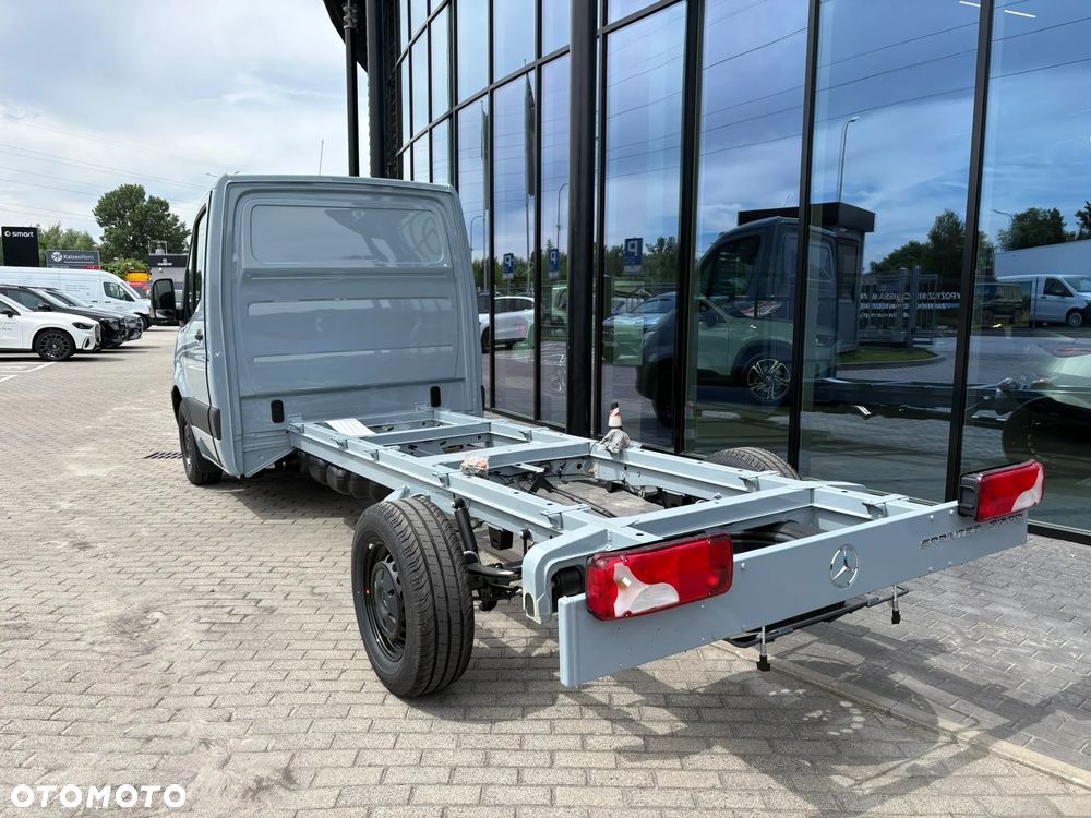Mercedes-Benz Sprinter - 5