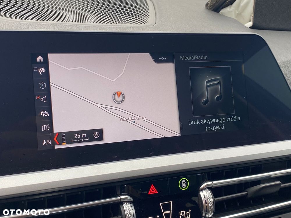 BMW Seria 3 320d xDrive - 22