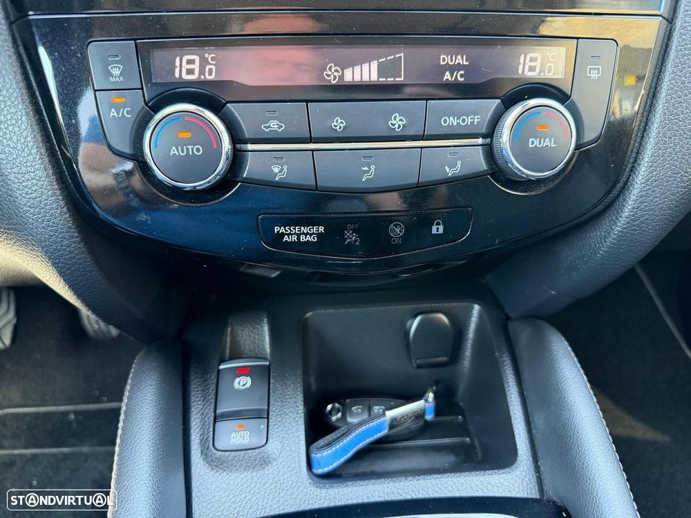 Nissan Qashqai 1.3 DIG-T N-Connecta J18 Led - 25