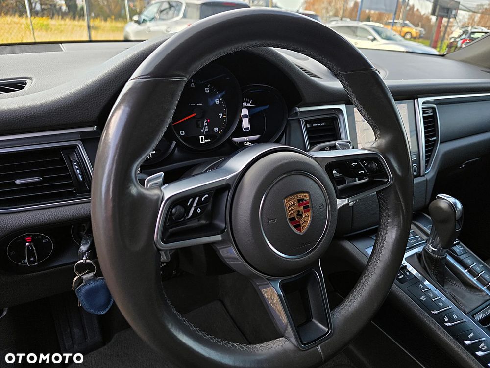 Porsche Macan - 25