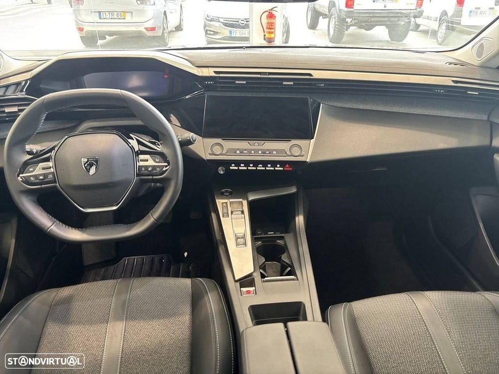 Peugeot 408 1.2 Hybrid Allure e-DCS6 - 11