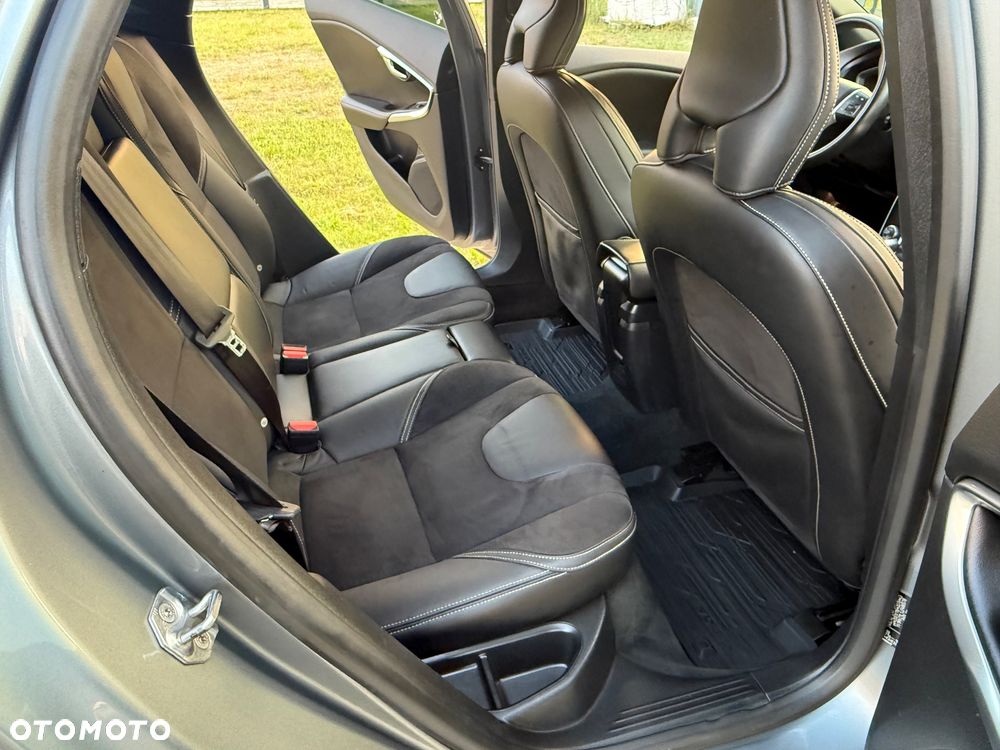 Volvo V40 T3 Drive-E R-Design Momentum - 9