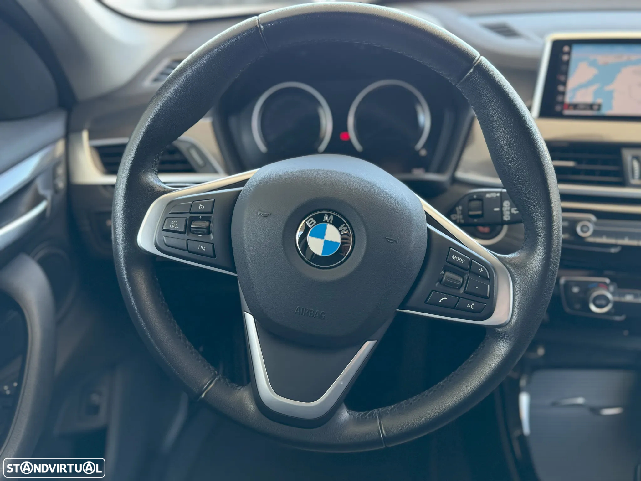BMW X1 16 d sDrive Auto Line Sport - 8
