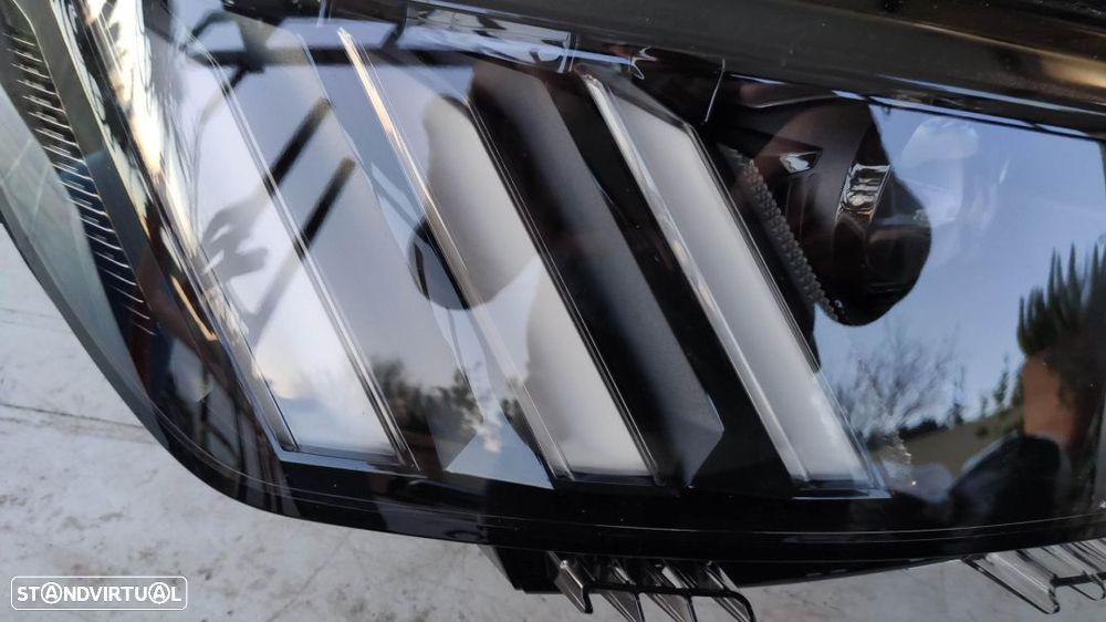 farol direito full Led Peugeot 208 completo - 2