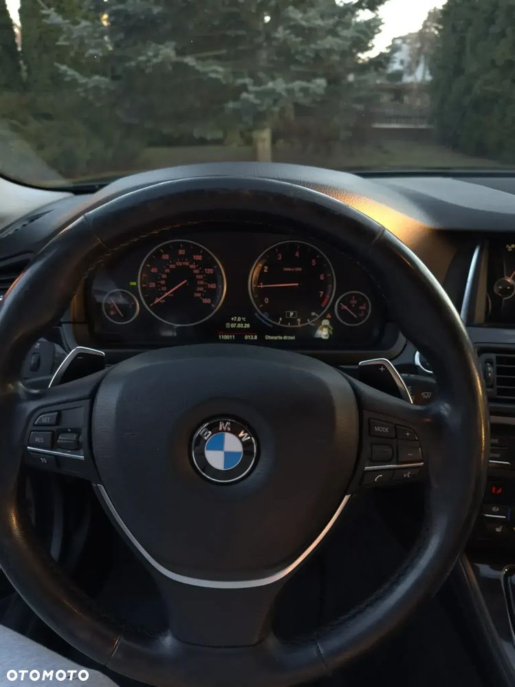 BMW Seria 5 528i xDrive - 13