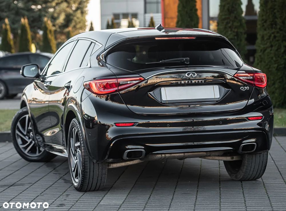 Infiniti Q30 1.6t Premium - 8
