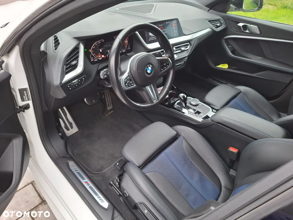BMW Seria 2 218d M Sport - 11