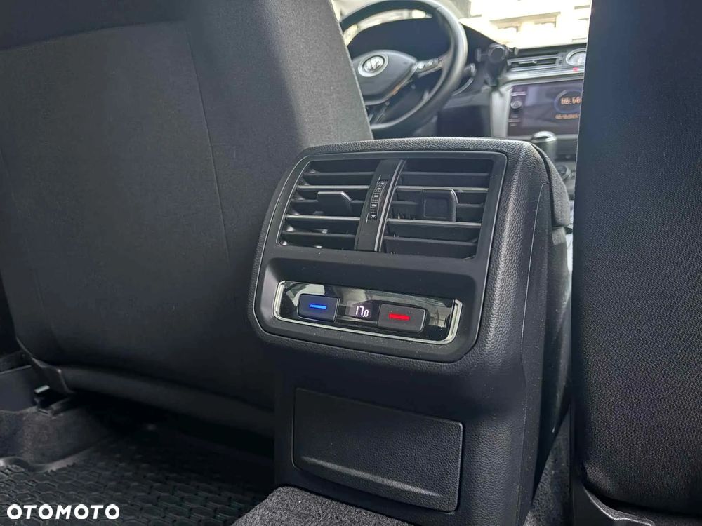 Volkswagen Passat 1.4 TSI BMT Trendline - 28