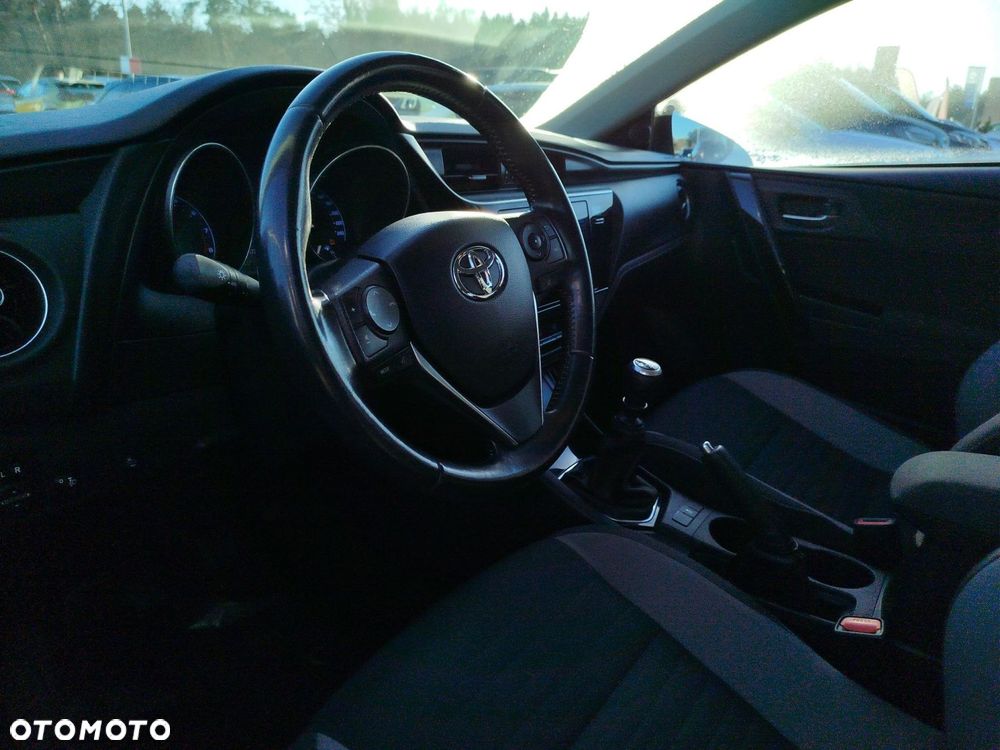 Toyota Auris - 10
