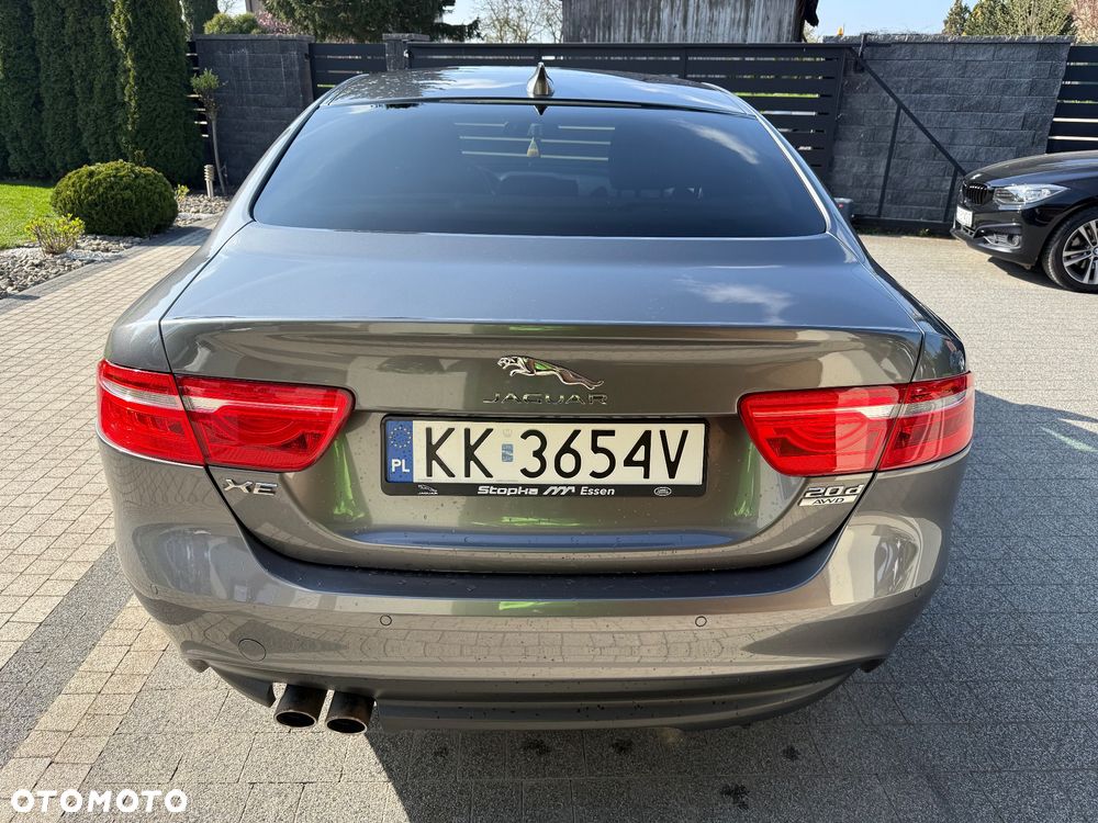 Jaguar XE 20d AWD R-Sport - 14