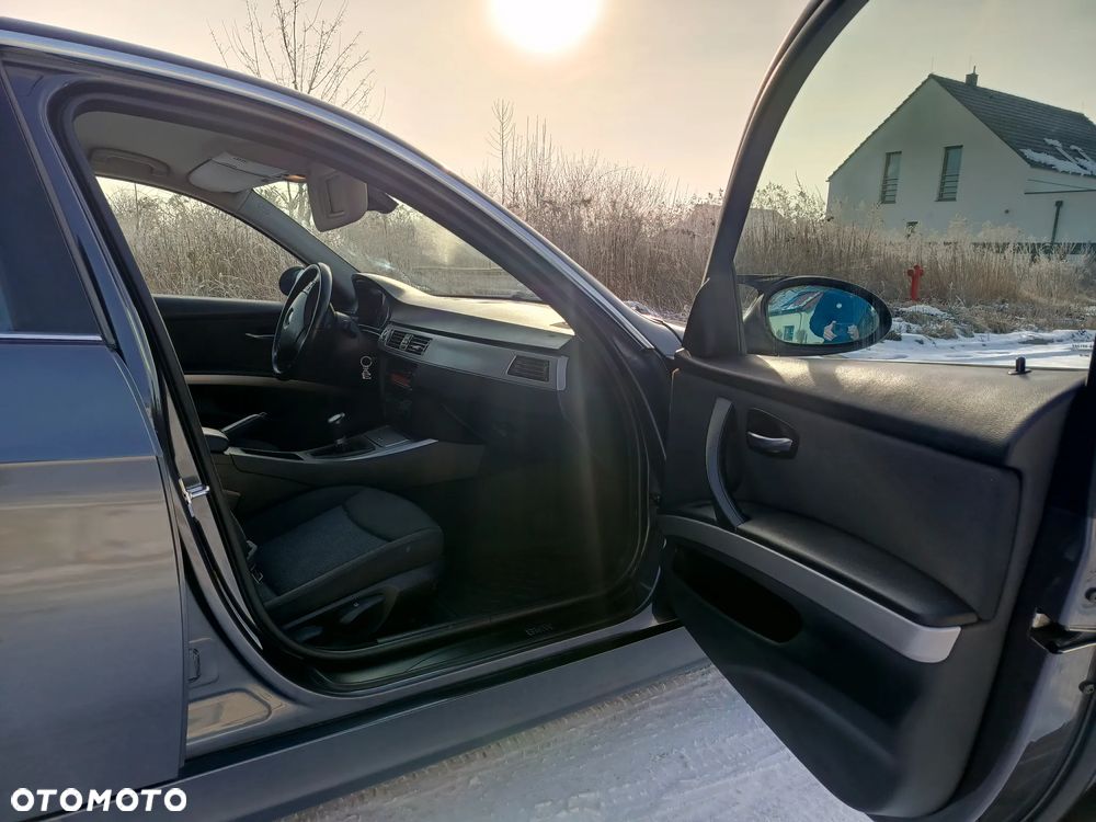 BMW Seria 3 330d DPF - 26