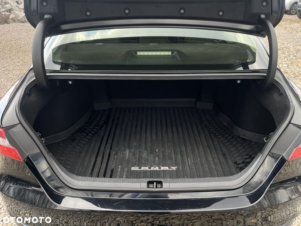 Toyota Camry 2.5 Hybrid Comfort CVT - 18