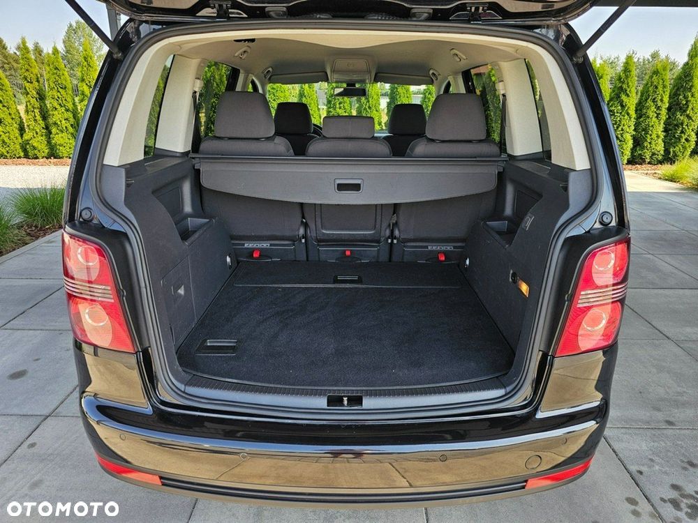 Volkswagen Touran - 25