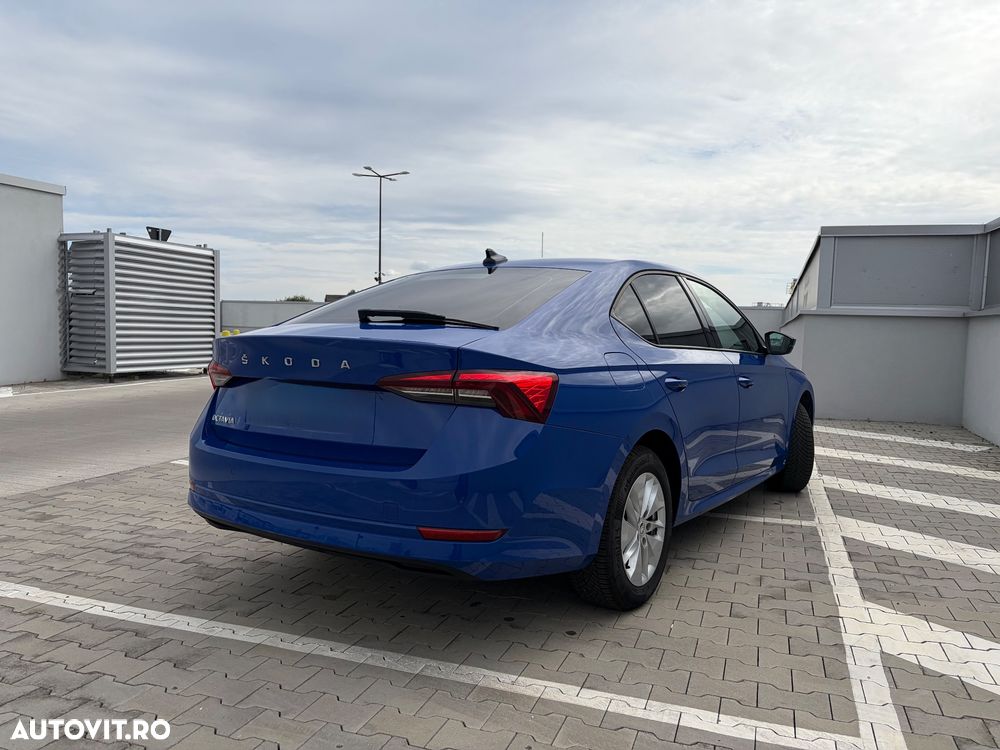 Skoda Octavia 2023 photo 2