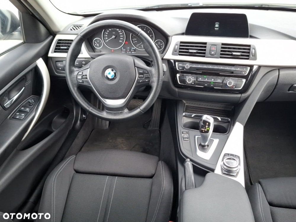 BMW Seria 3 318i - 8