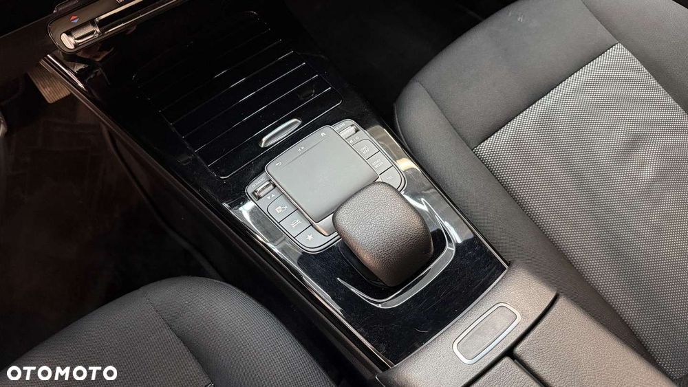 Mercedes-Benz CLA - 31