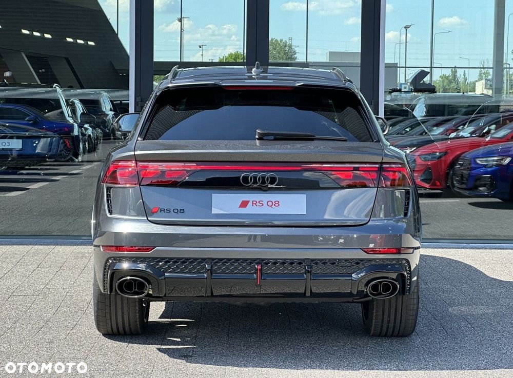 Audi RS Q8 - 8