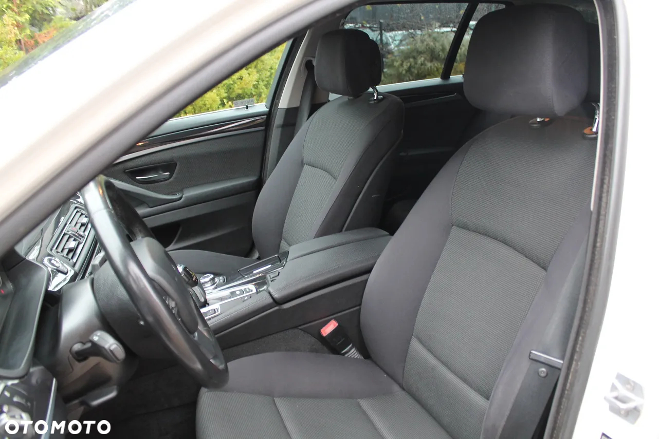 BMW Seria 5 520d Touring - 34