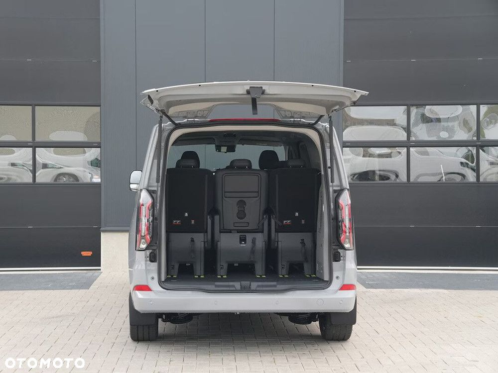 Ford Tourneo Custom - 9