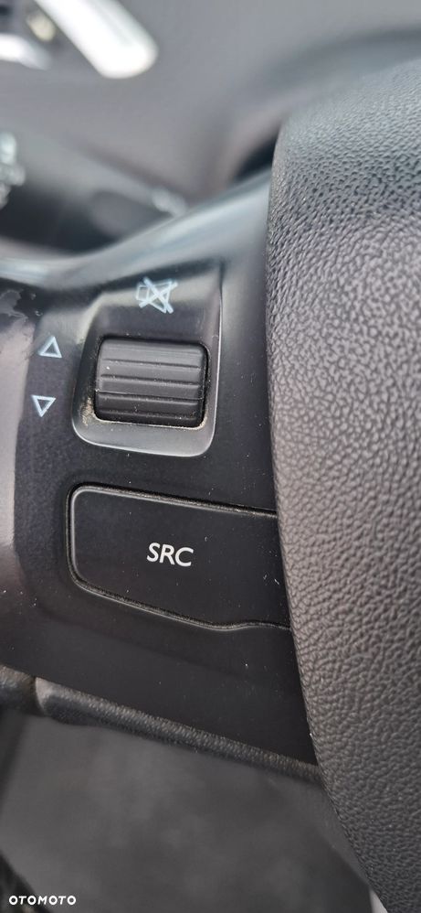Peugeot 2008 1.2 Pure Tech Style S&S - 31