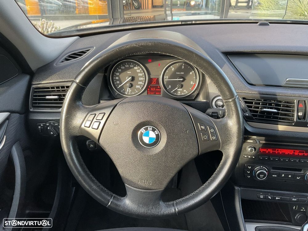 BMW X1 18 d sDrive - 29