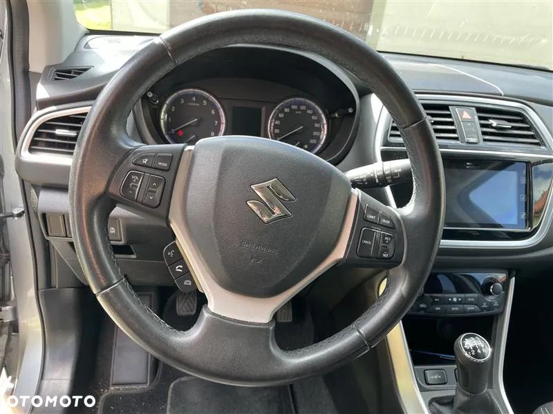 Suzuki SX4 S-Cross 1.0 T Premium - 8