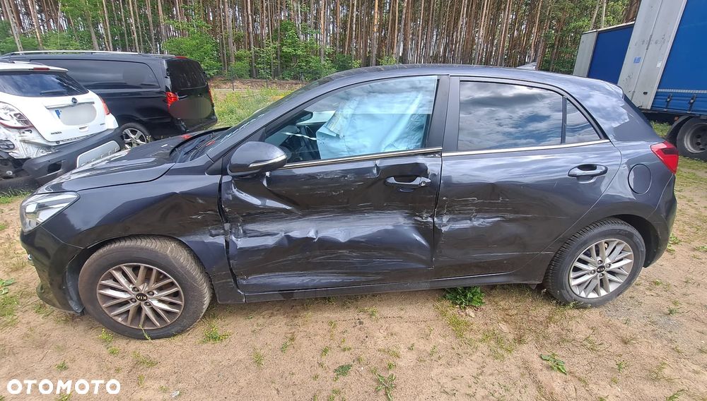 Kia Rio 1.2 Dream Team Edition - 4