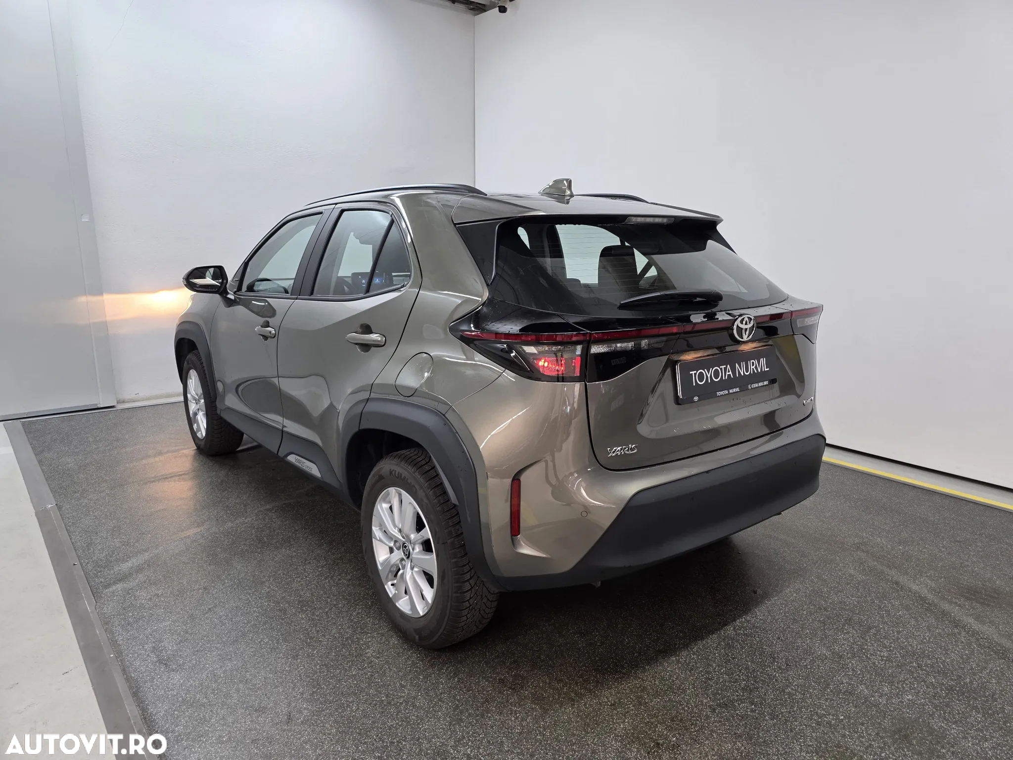Toyota Yaris Cross 1.5 VVT-i HSD 116 4x2 HEV Business - 3
