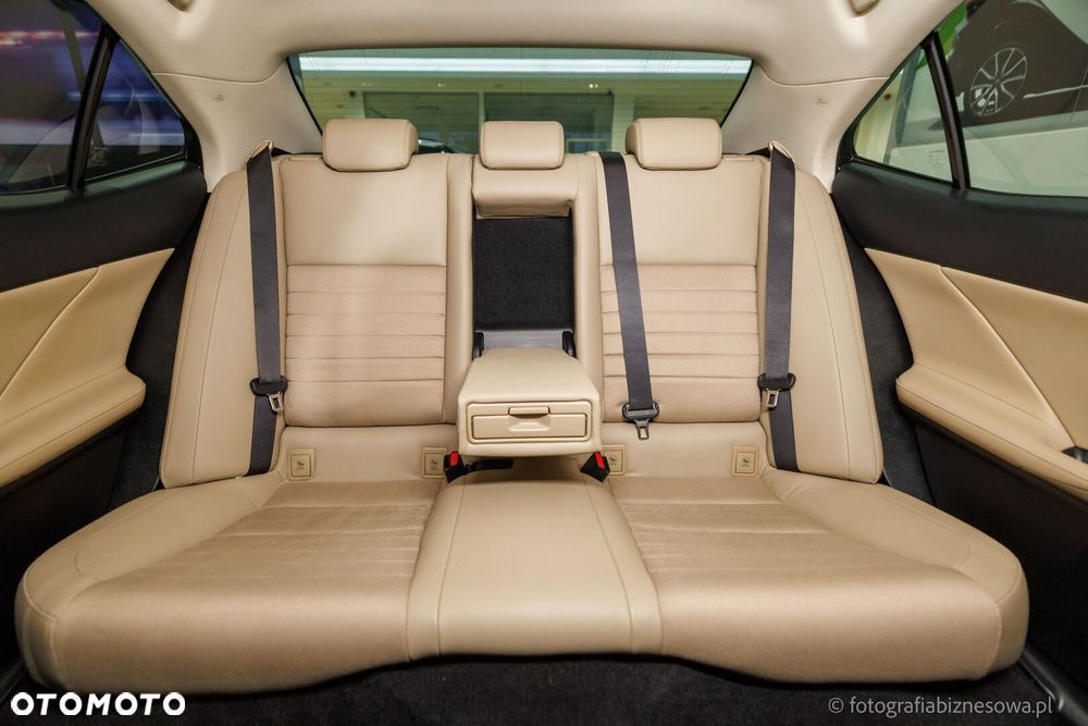 Lexus IS 200t Elegance - 19