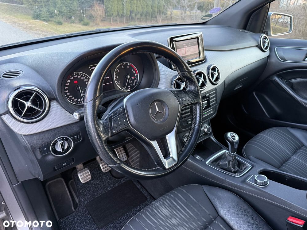 Mercedes-Benz Klasa B 180 BlueEFFICIENCY Edition - 23
