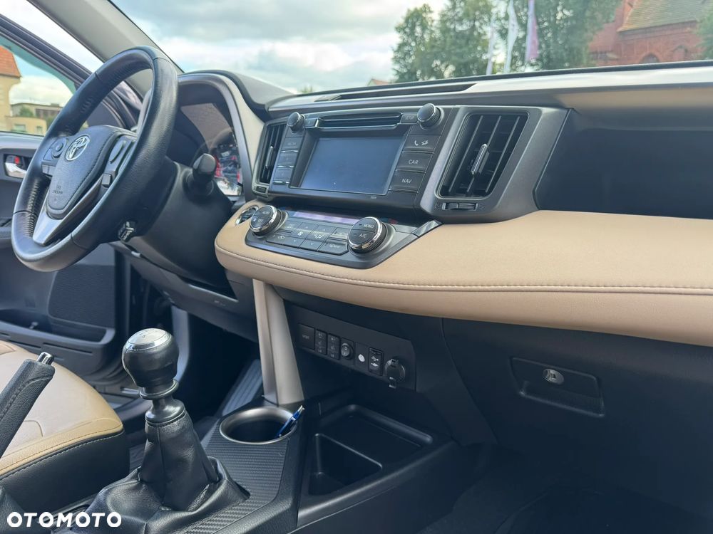 Toyota RAV4 2.0 D-4D Premium 4x2 - 10