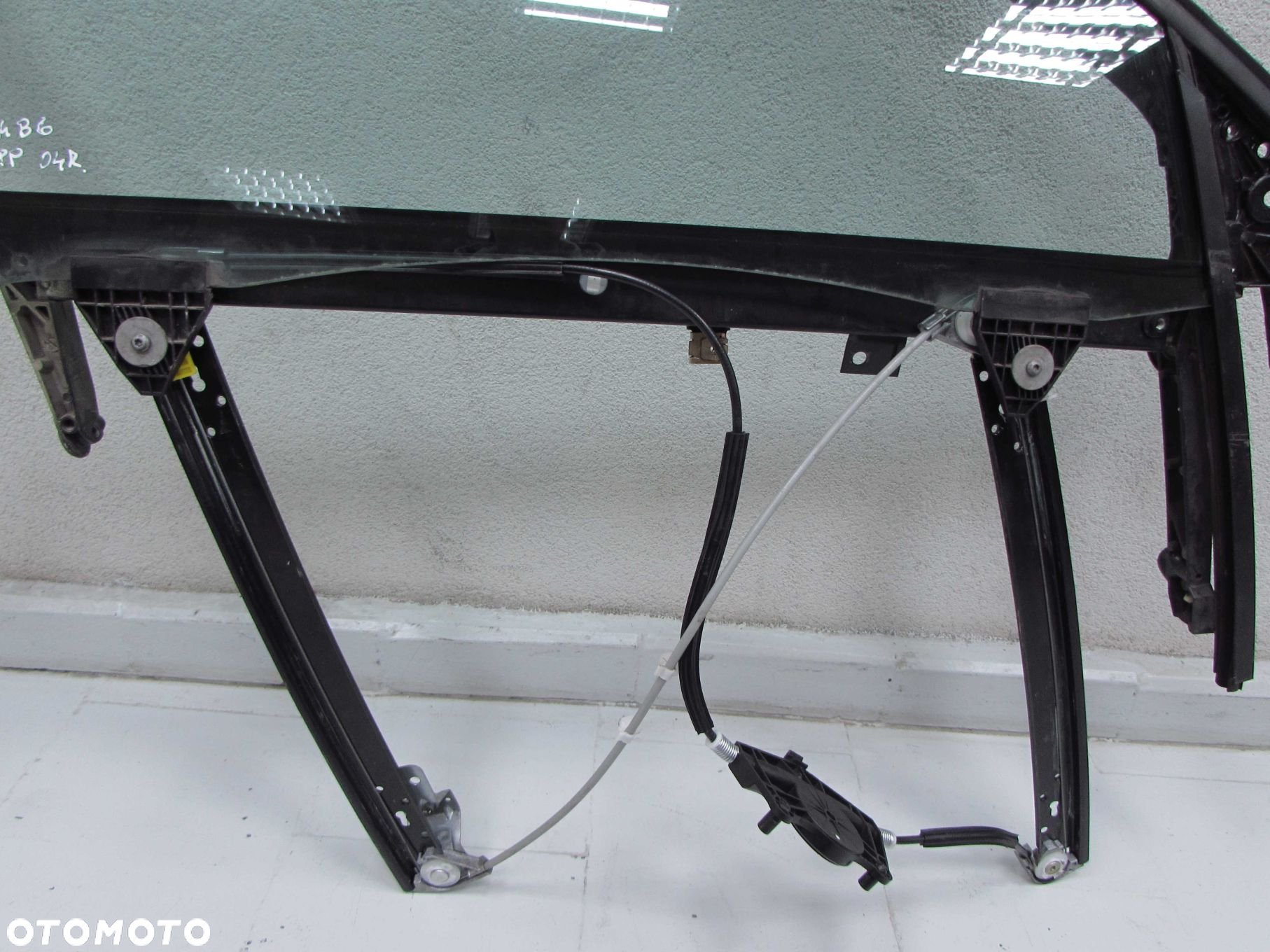 AUDI A4 B6 01-05 SEDAN SZYBA BOCZNA RAMKA PODNOSNIK DRZWI PRZOD PRAWY 04R - 2