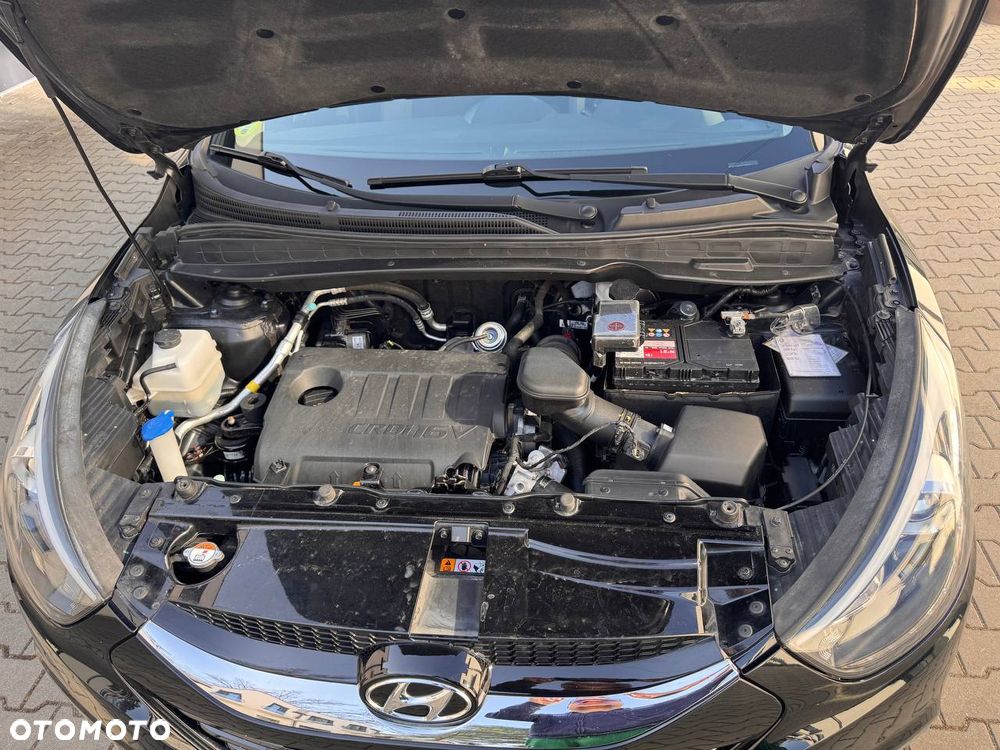 Hyundai ix35 1.7 CRDi 2WD blue Finale Gold - 31